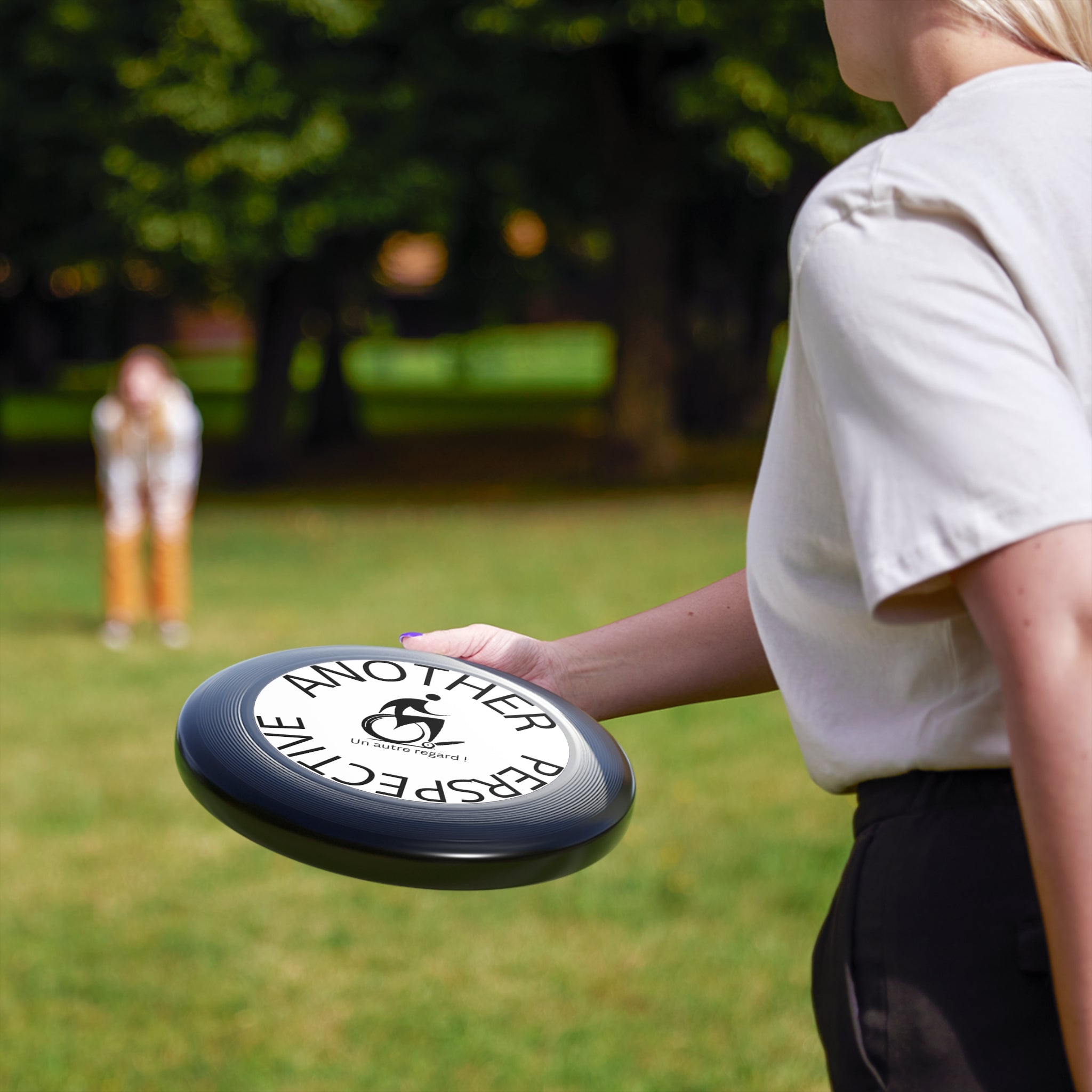 Fun Perspective Frisbee for Outdoor Play, Ideal for Gifts, Family Gatherings, BBQs, and Summer Parties