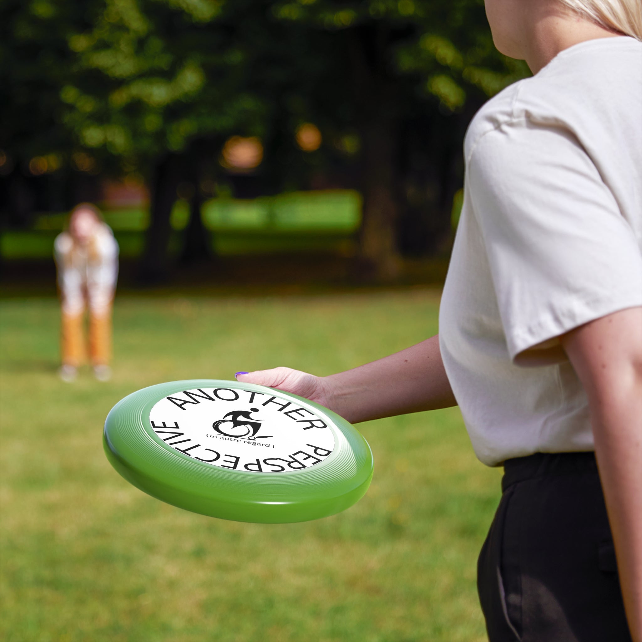 Fun Perspective Frisbee for Outdoor Play, Ideal for Gifts, Family Gatherings, BBQs, and Summer Parties