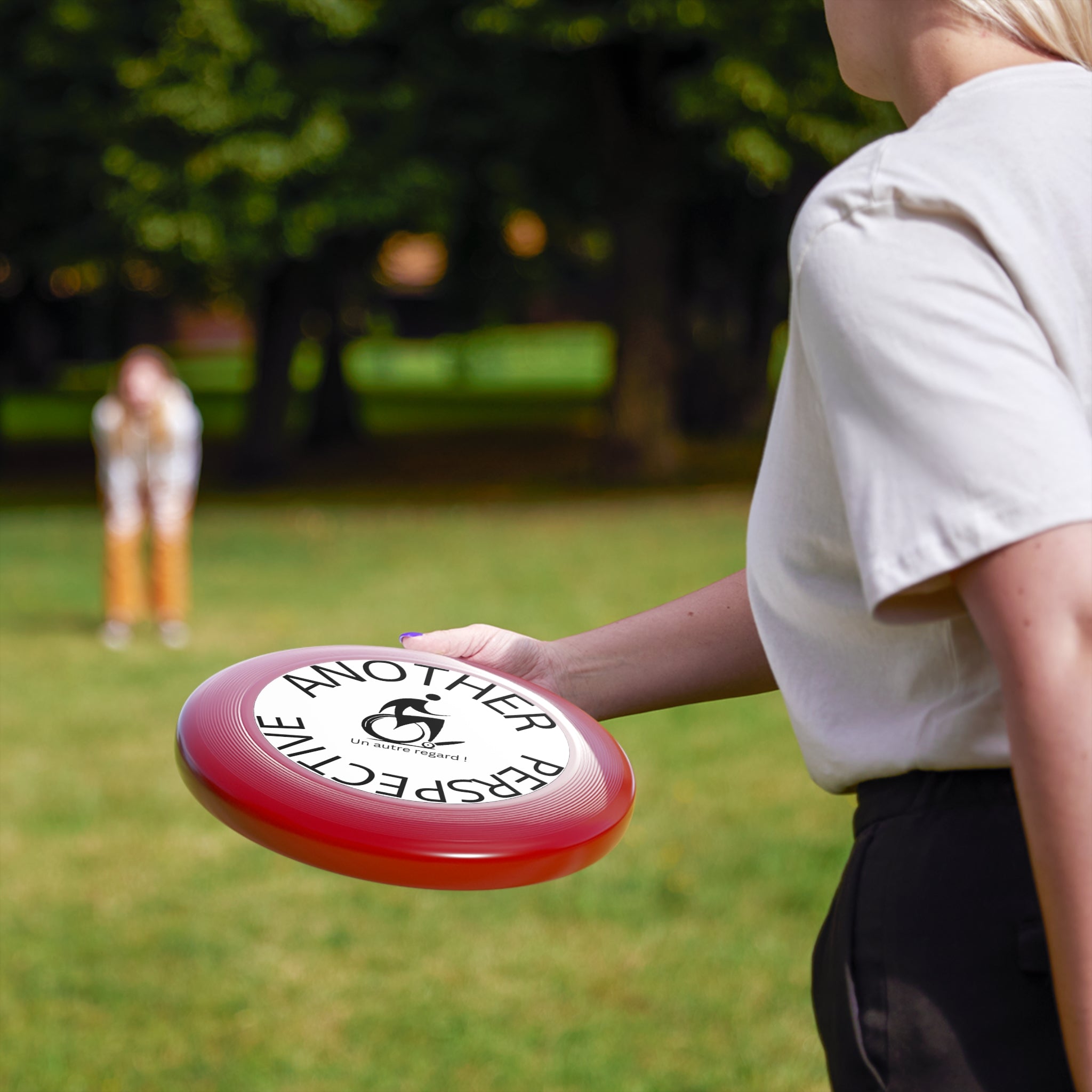 Fun Perspective Frisbee for Outdoor Play, Ideal for Gifts, Family Gatherings, BBQs, and Summer Parties