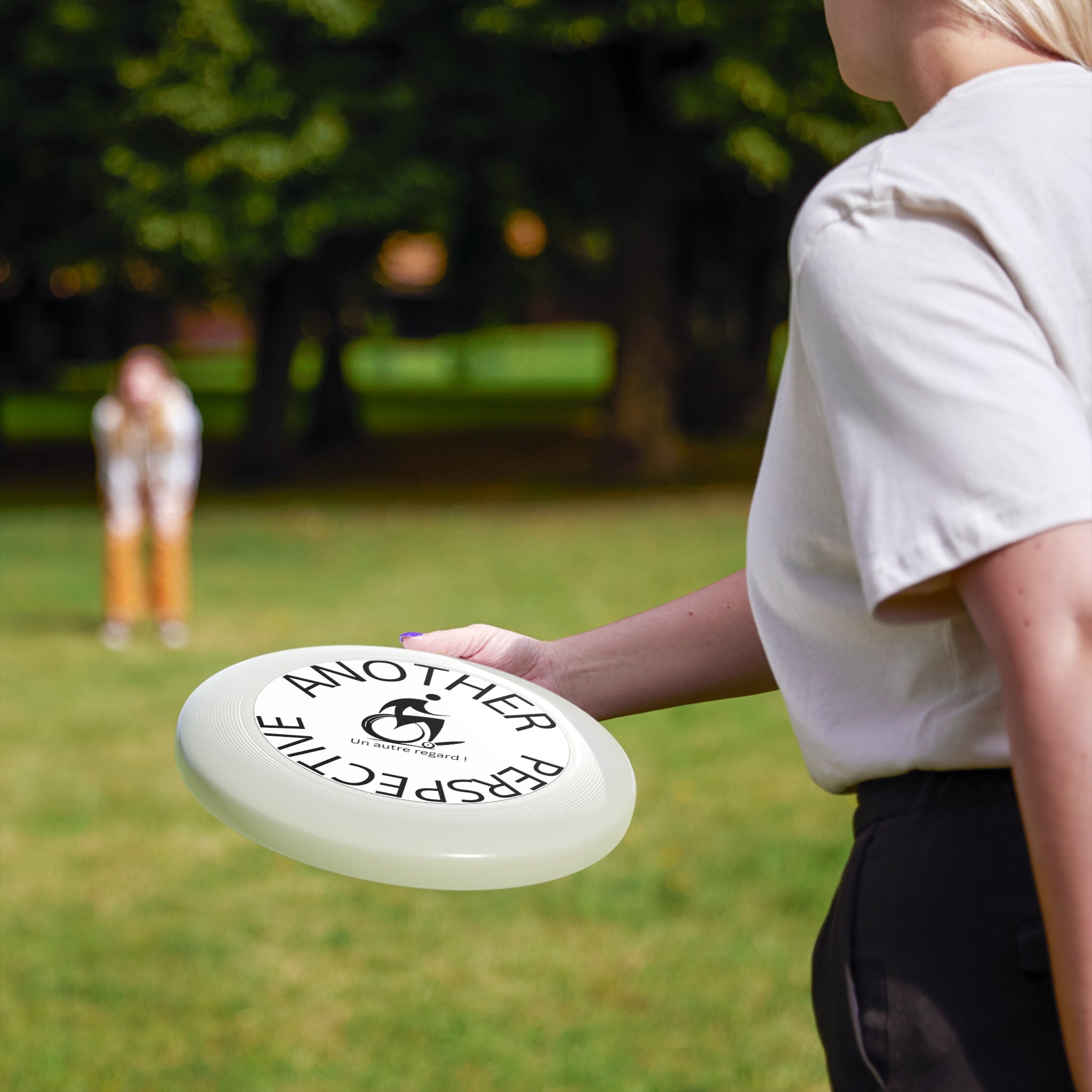Fun Perspective Frisbee for Outdoor Play, Ideal for Gifts, Family Gatherings, BBQs, and Summer Parties