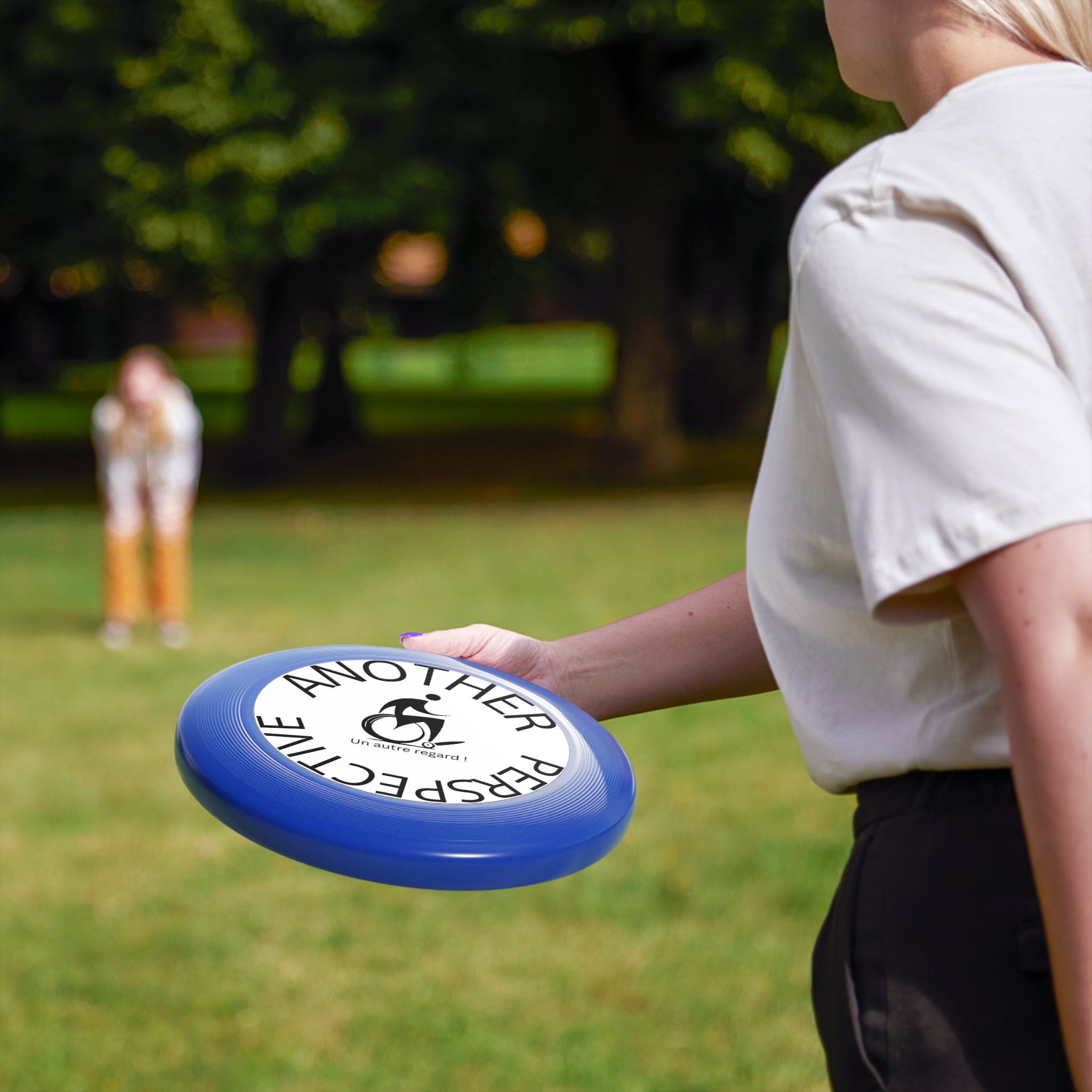 Fun Perspective Frisbee for Outdoor Play, Ideal for Gifts, Family Gatherings, BBQs, and Summer Parties
